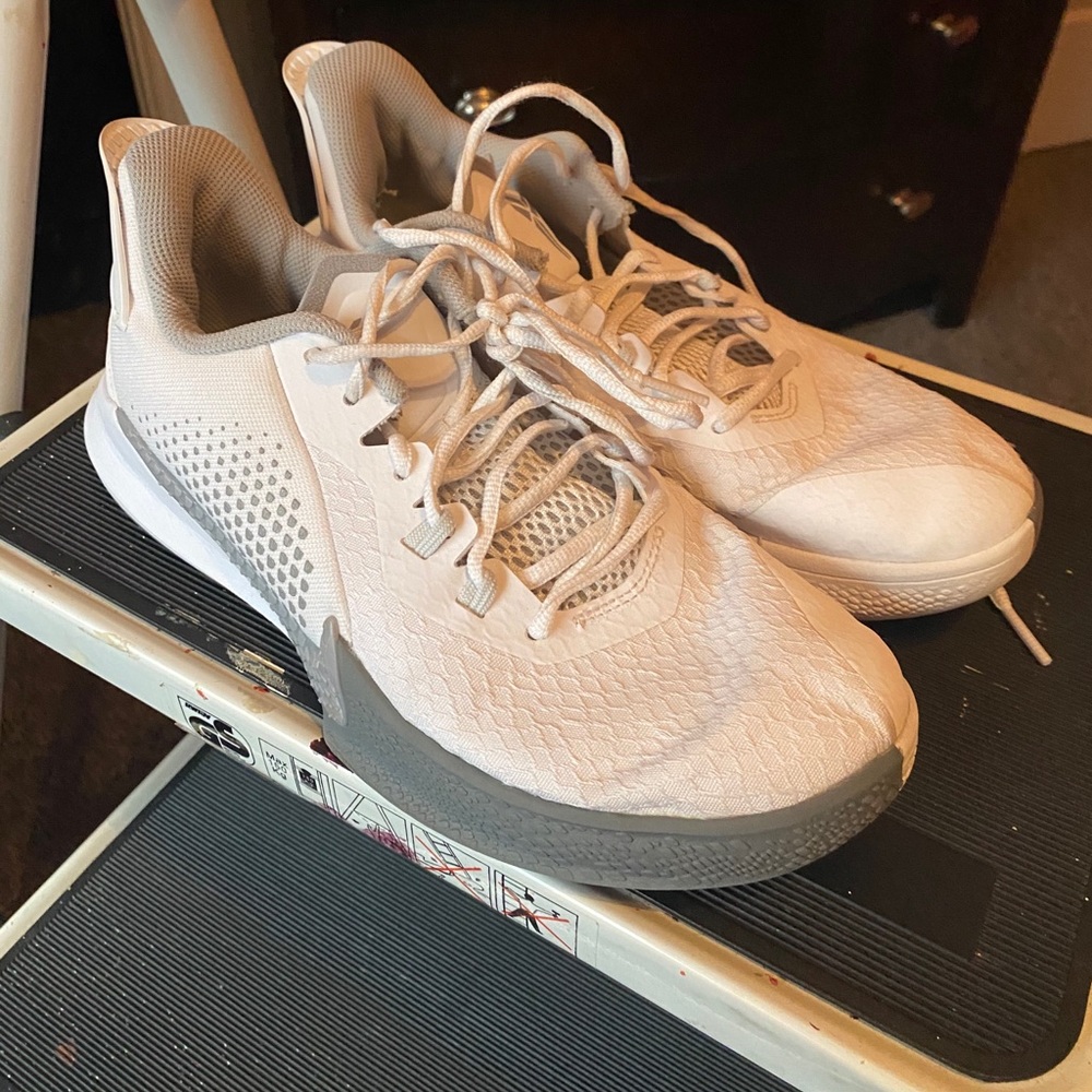 basketball/volleyball shoes